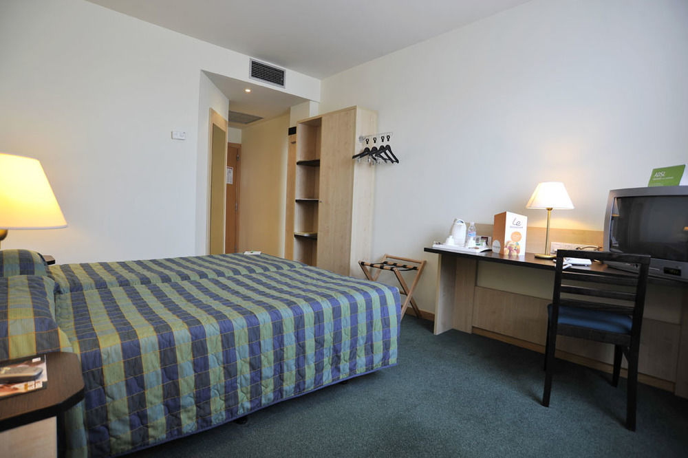 B&B Hotel Madrid Pinar De Las Rozas Bagian luar foto