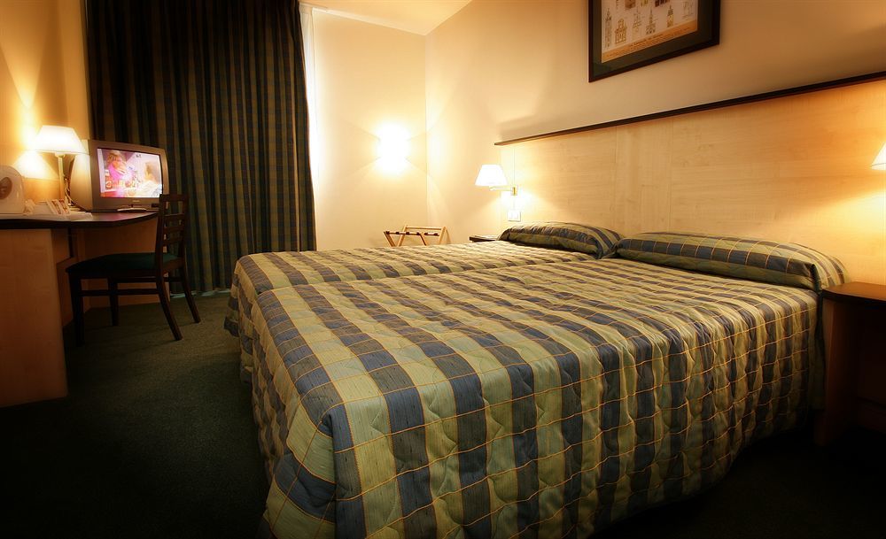 B&B Hotel Madrid Pinar De Las Rozas Bagian luar foto