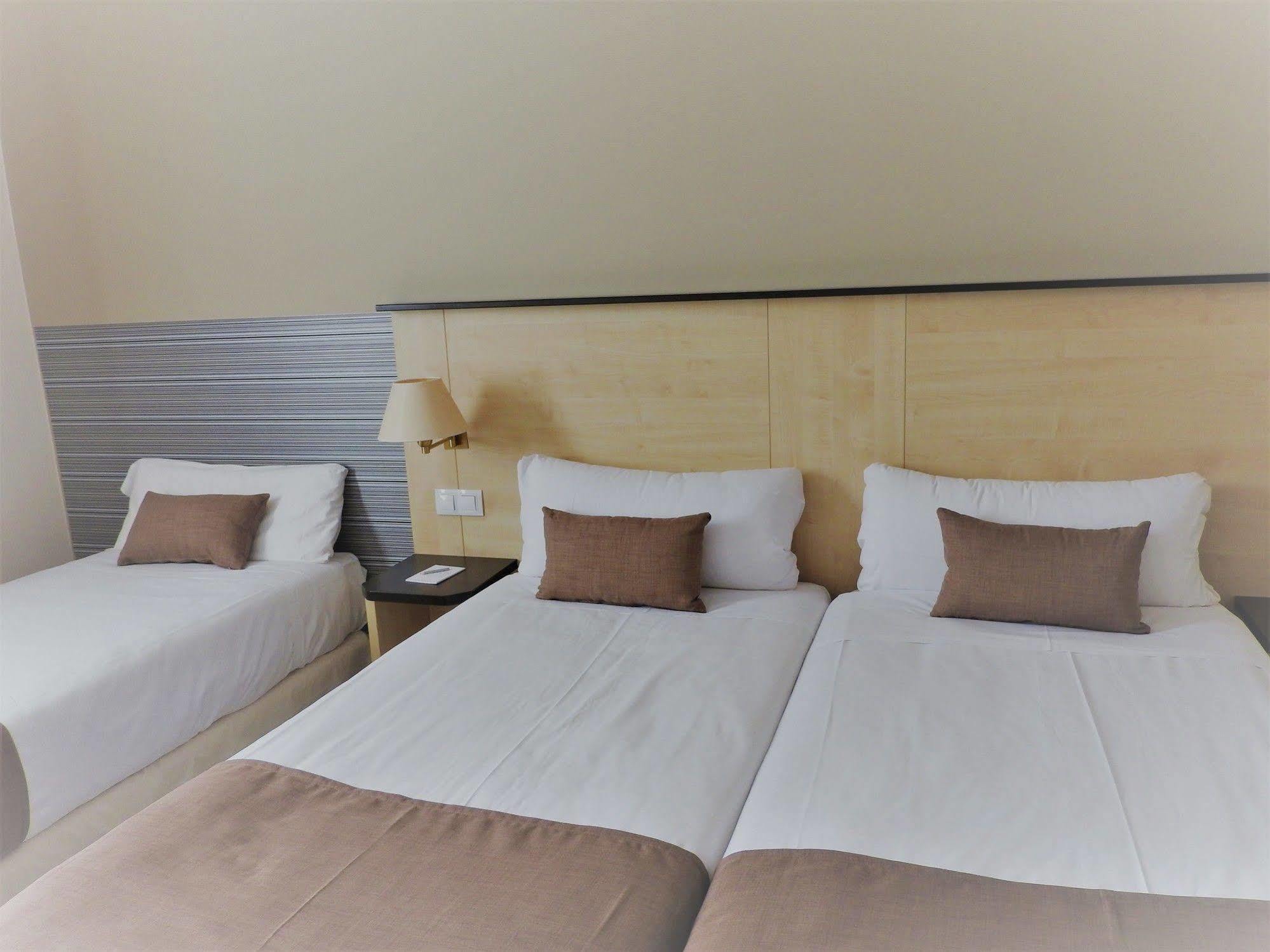 B&B Hotel Madrid Pinar De Las Rozas Bagian luar foto